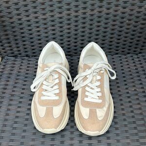 NWOT Madden Girl Amica Taupe Multi Sneakers Size 8M